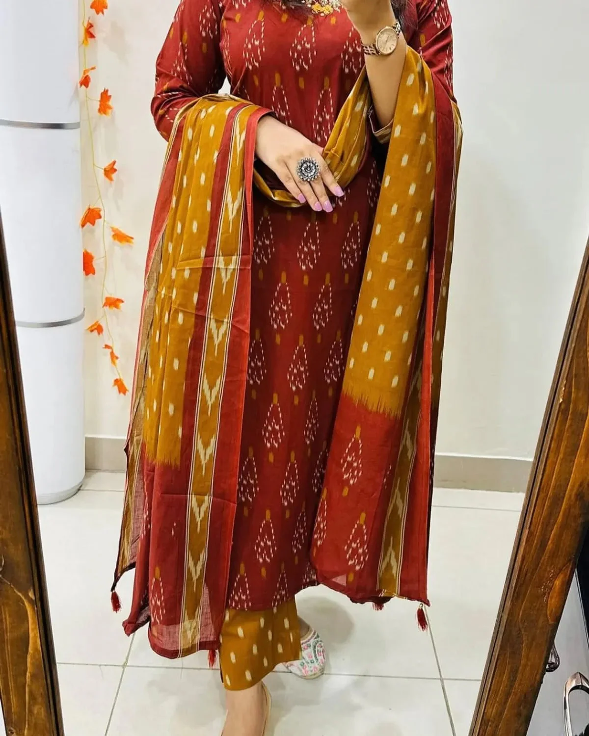 Elegant Ikat Print Kurti Set With Dupatta - Image 3