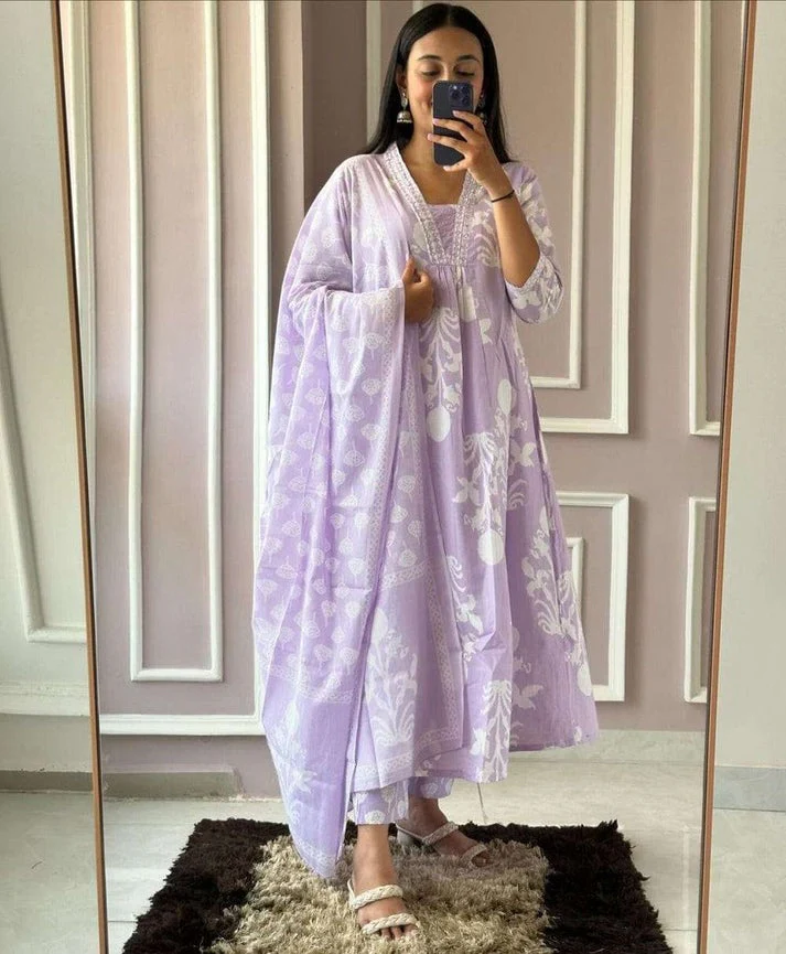Jaipur Premium Elegant Lavender Cotton Kurta Set For Women - Image 2