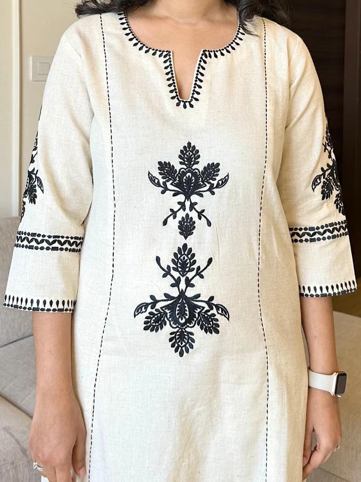Elegant Off-White Kurti With Black Thread Embroidery - Image 4
