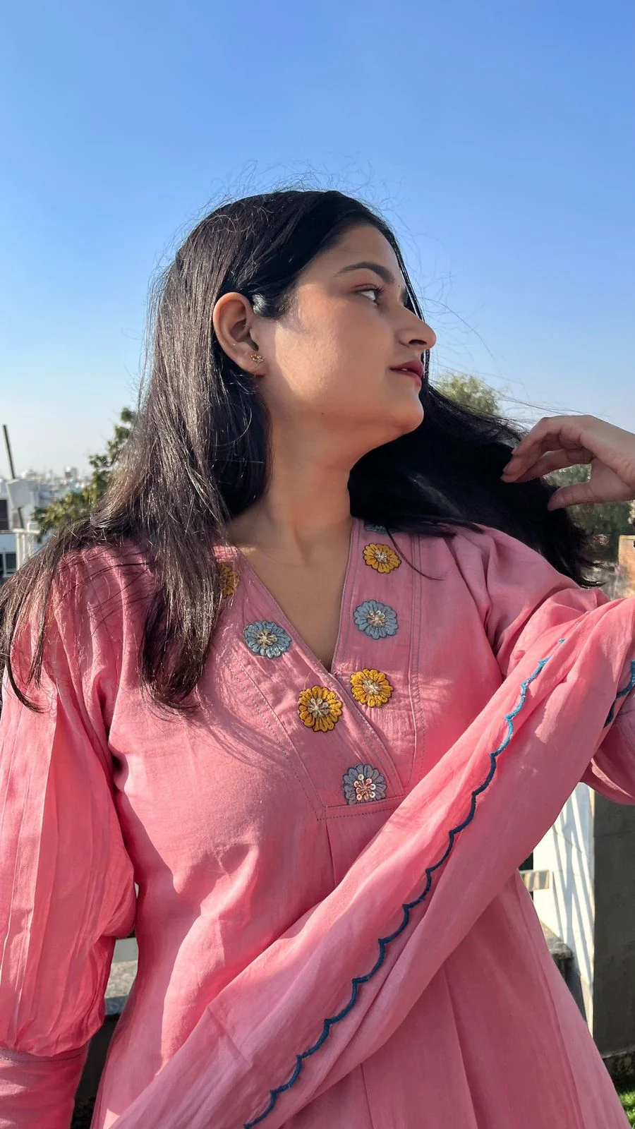 Elegant Pink Floral Kurta Set - Image 3