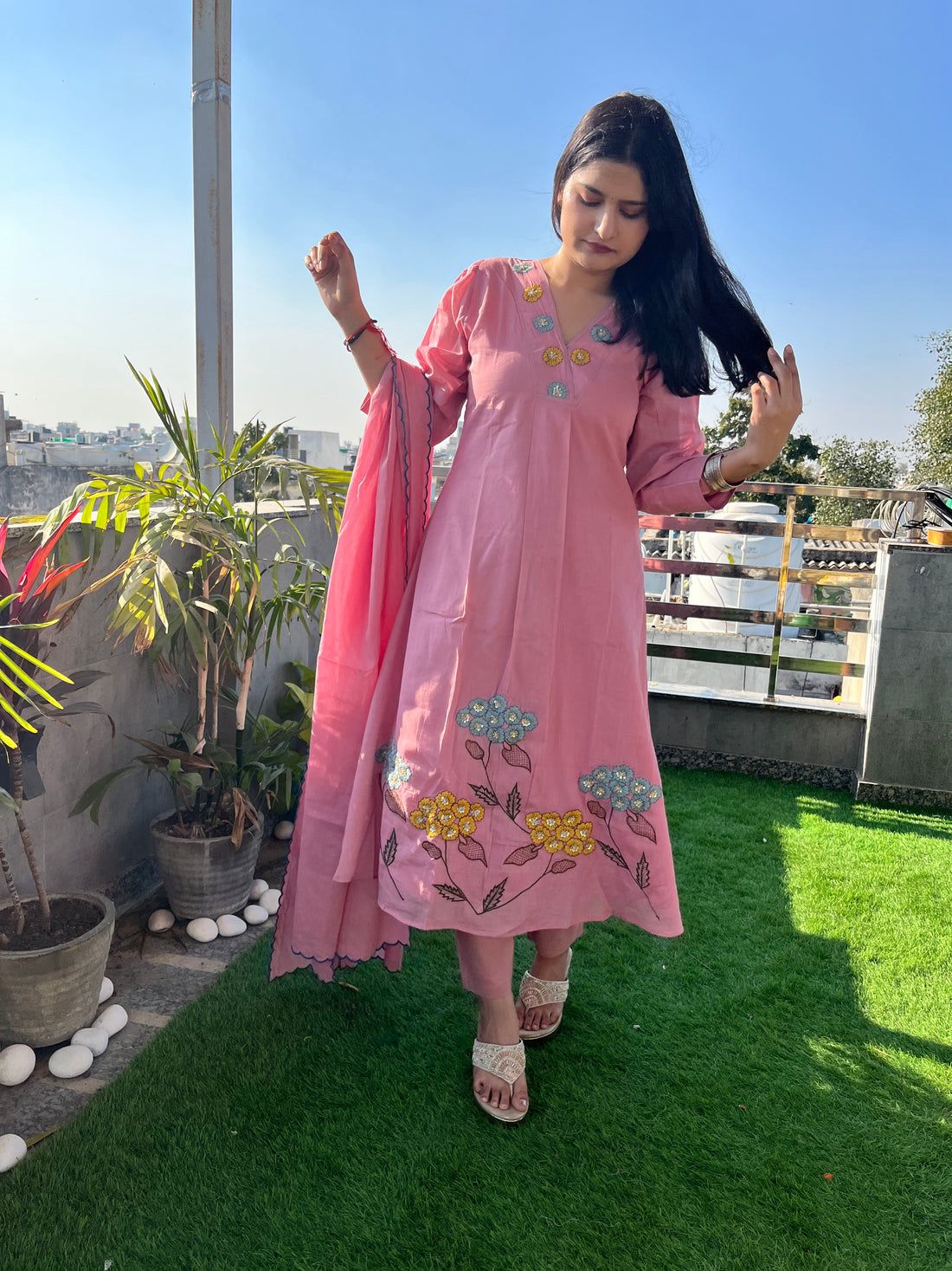Elegant Pink Floral Kurta Set - Image 4