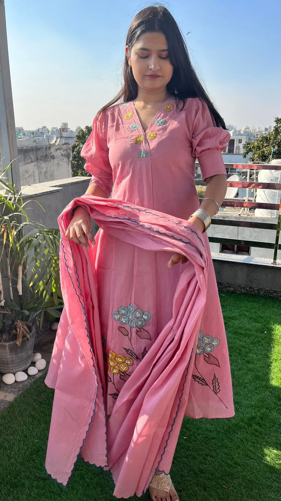 Elegant Pink Floral Kurta Set - Image 5