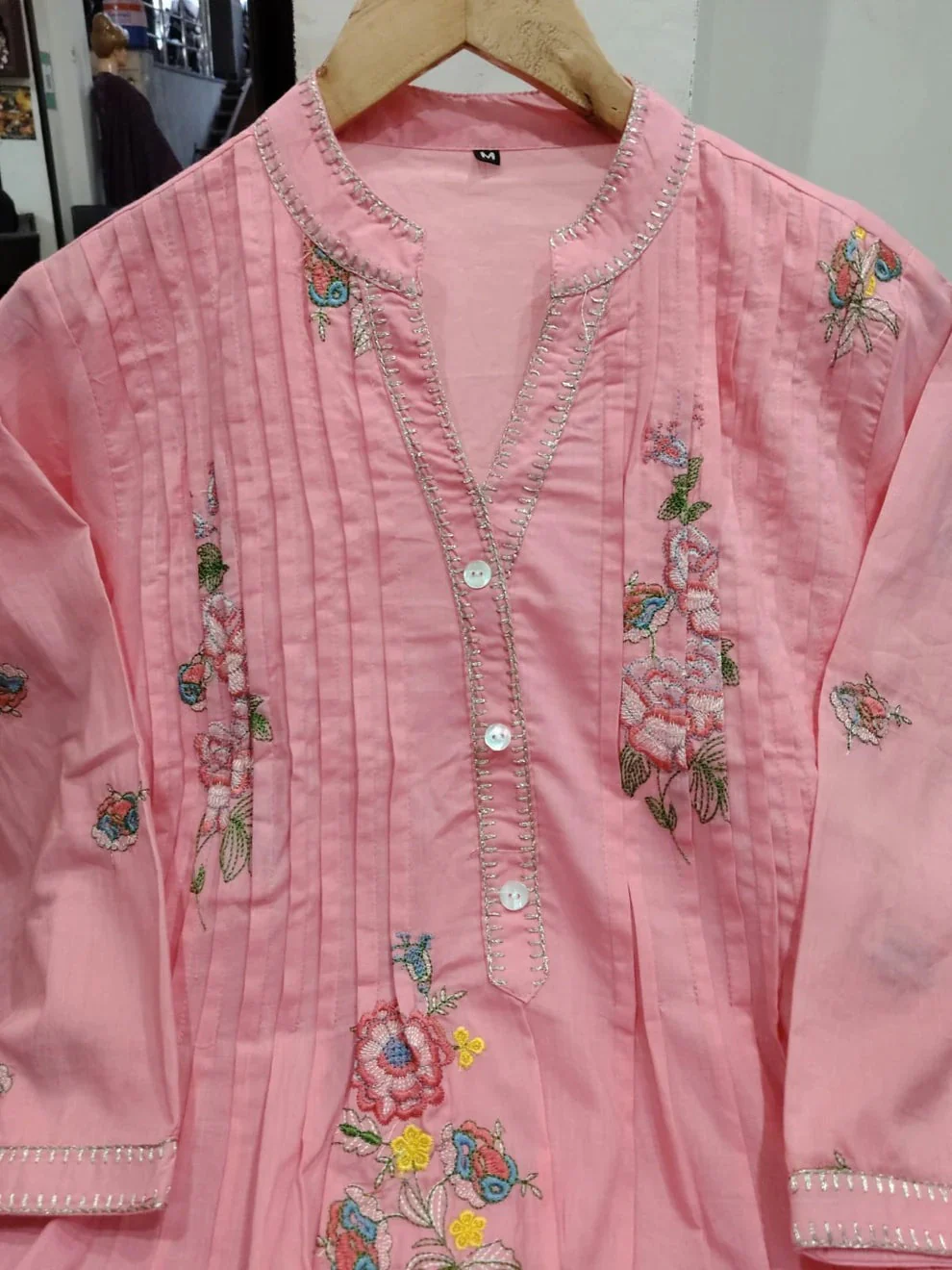 Jaipur Premium Blush Pink Floral Embroidered A-Line Kurta - Image 4