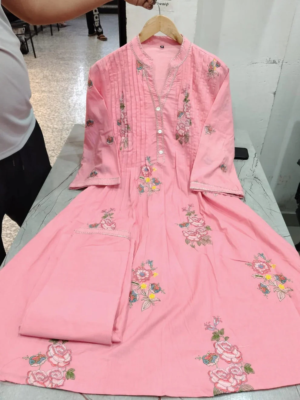 Jaipur Premium Blush Pink Floral Embroidered A-Line Kurta - Image 6