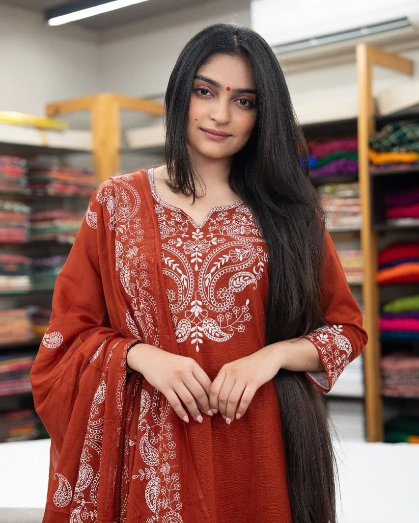 Premium Embroidered Cotton Kurti, Pants and Dupatta Set - Image 4