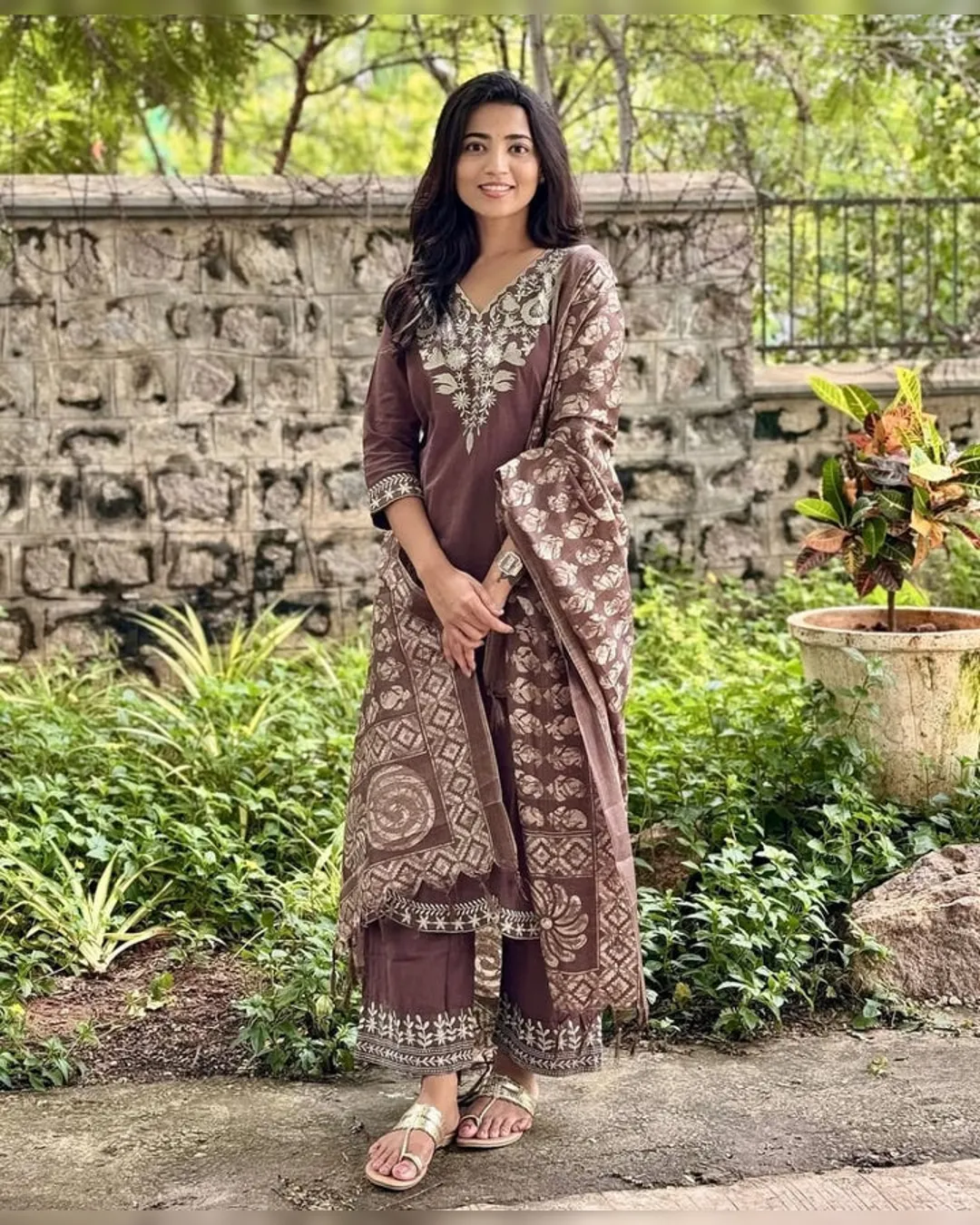 Women Ethnic Motifs Embroidered Pure Cotton Kurta with Trousers & Dupatta - Image 3