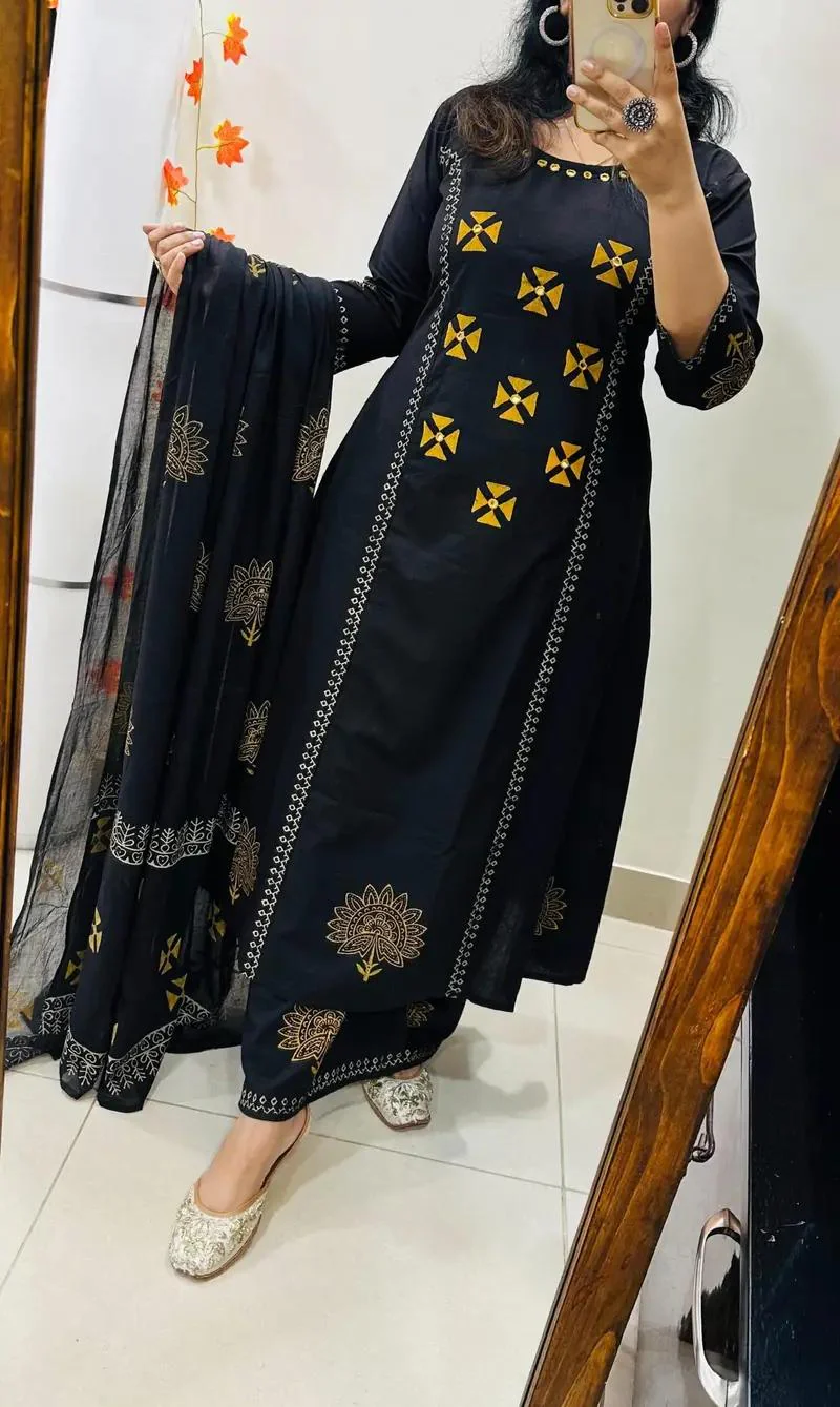 Women’s Black Cotton Printed Kurta Pant Set with Dupatta - Image 3