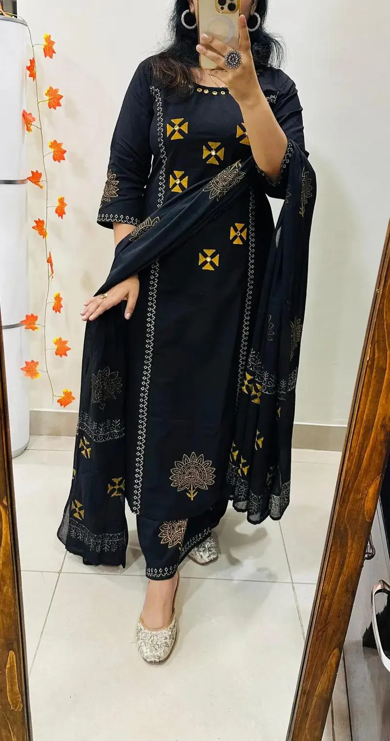 Women’s Black Cotton Printed Kurta Pant Set with Dupatta - Image 6